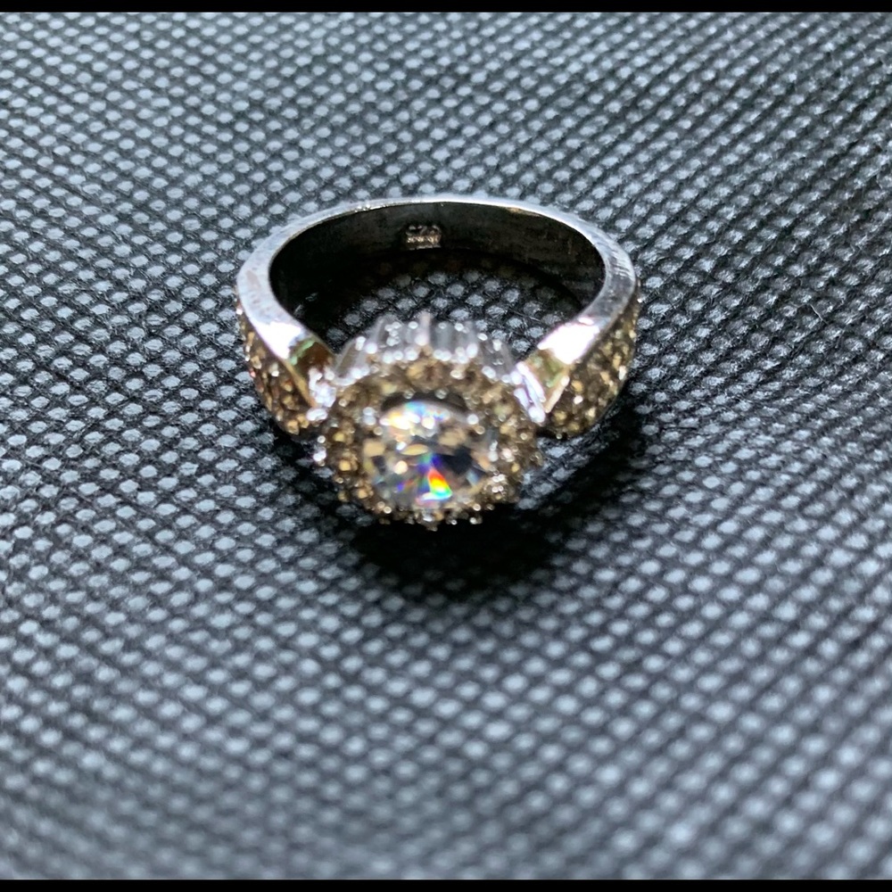 Woman’s Ring